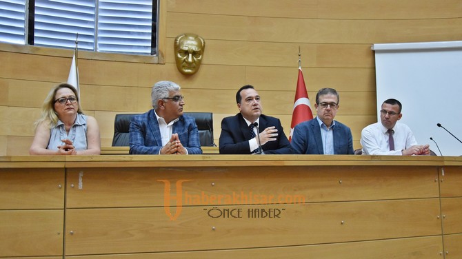 Akhisar Belediyesi 12 yıl sonra memurlarla toplu sözleşme imzaladı
