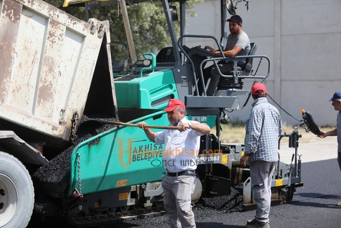Akhisar Belediyesi’nin Asfalt Çalışmaları Tüm Hızıyla Devam Ediyor