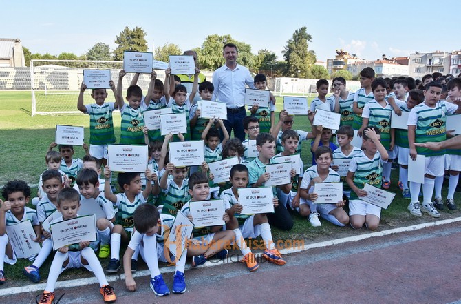 Akhisar Belediyesi yaz spor okulu sona erdi