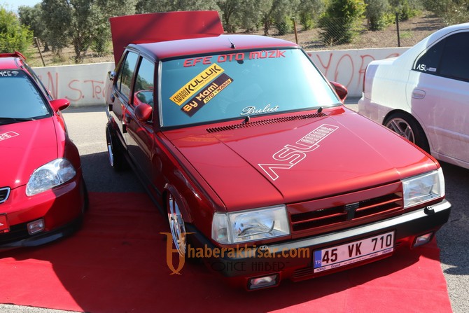 Otomobil tutkunları Akhisar AutoFest’e akın etti