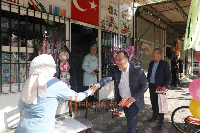 Akhisar Belediyesi 100. Yılında Şehri Bayraklarla Donatıyor