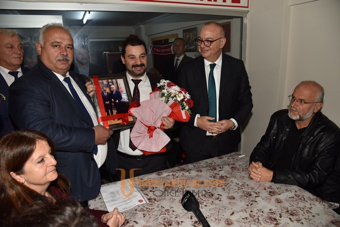 Başkan Ergün MHP Akhisar Teşkilatını Ziyaret Etti