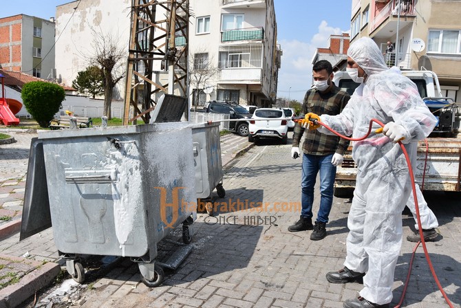 Akhisar’da Çöp Konteynerleri Dezenfekte Ediliyor